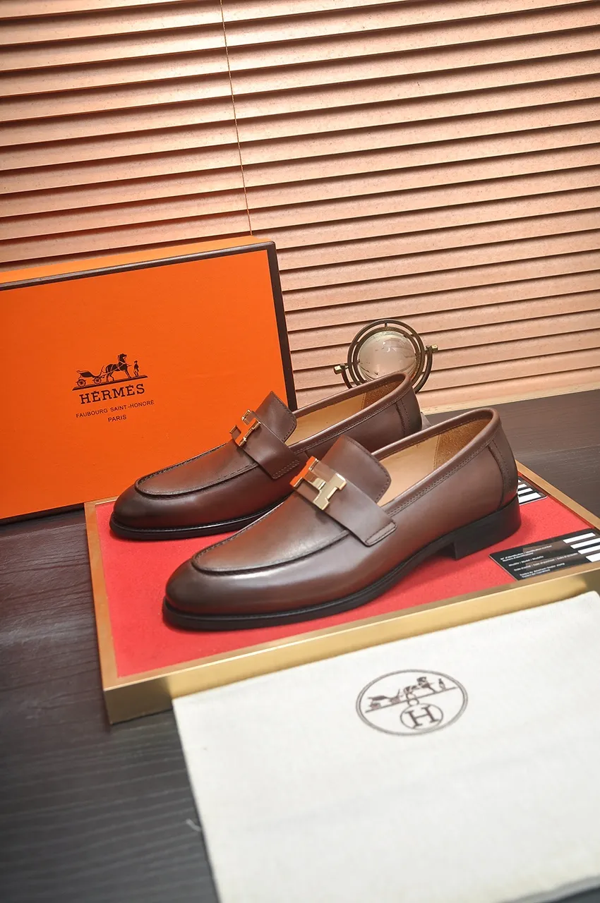 Men's shoes💰520💶[HERMES] (cowhide lining)🍀Italian top luxury🍀He does not pursue novel styles and gorgeous colors, but attracts the favor of successful men with his flawless, elegant and classic style. Formal leather shoes This very comfortable, simple and stable style allows you to easily match any style! The pattern is absolutely 1:1 refined from the original case, and we strive for excellence in materials, imported cowhide + cowhide lining💪💪💪extraordinary texture👍! .Code number: 38-45 (45 customized)